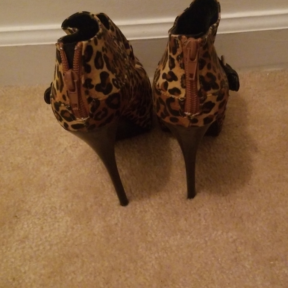 Leopard Bootie - Picture 5 of 5